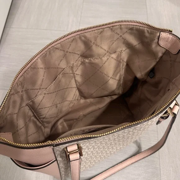 Michael Kors Pink and Cream Tote with Signature Design - Picture 9 of 10